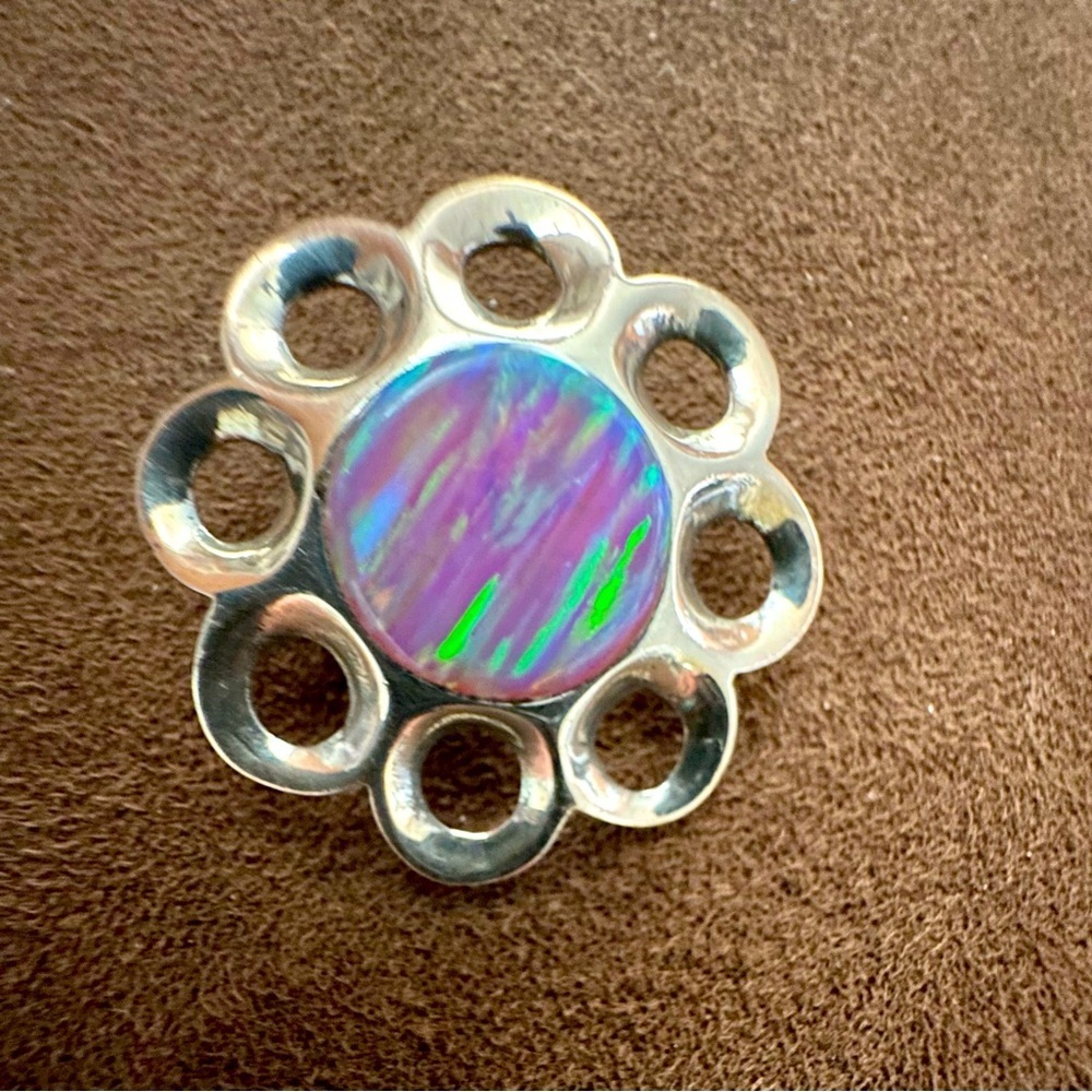Silver Tone / Opal Style pendant for a necklace.